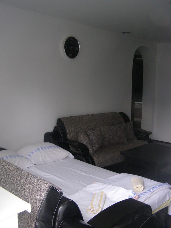 Guesthouse Kuzmanovic Guča Exteriör bild