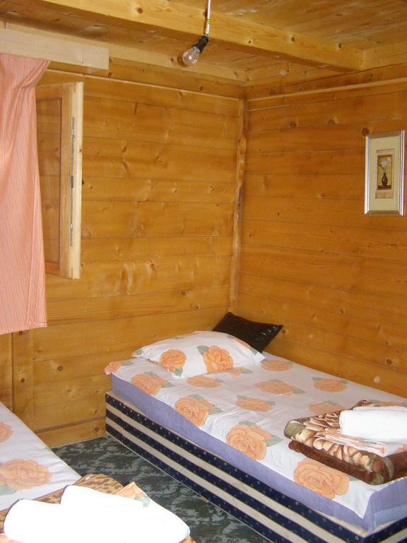 Guesthouse Kuzmanovic Guča Exteriör bild