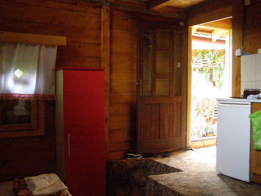 Guesthouse Kuzmanovic Guča Exteriör bild