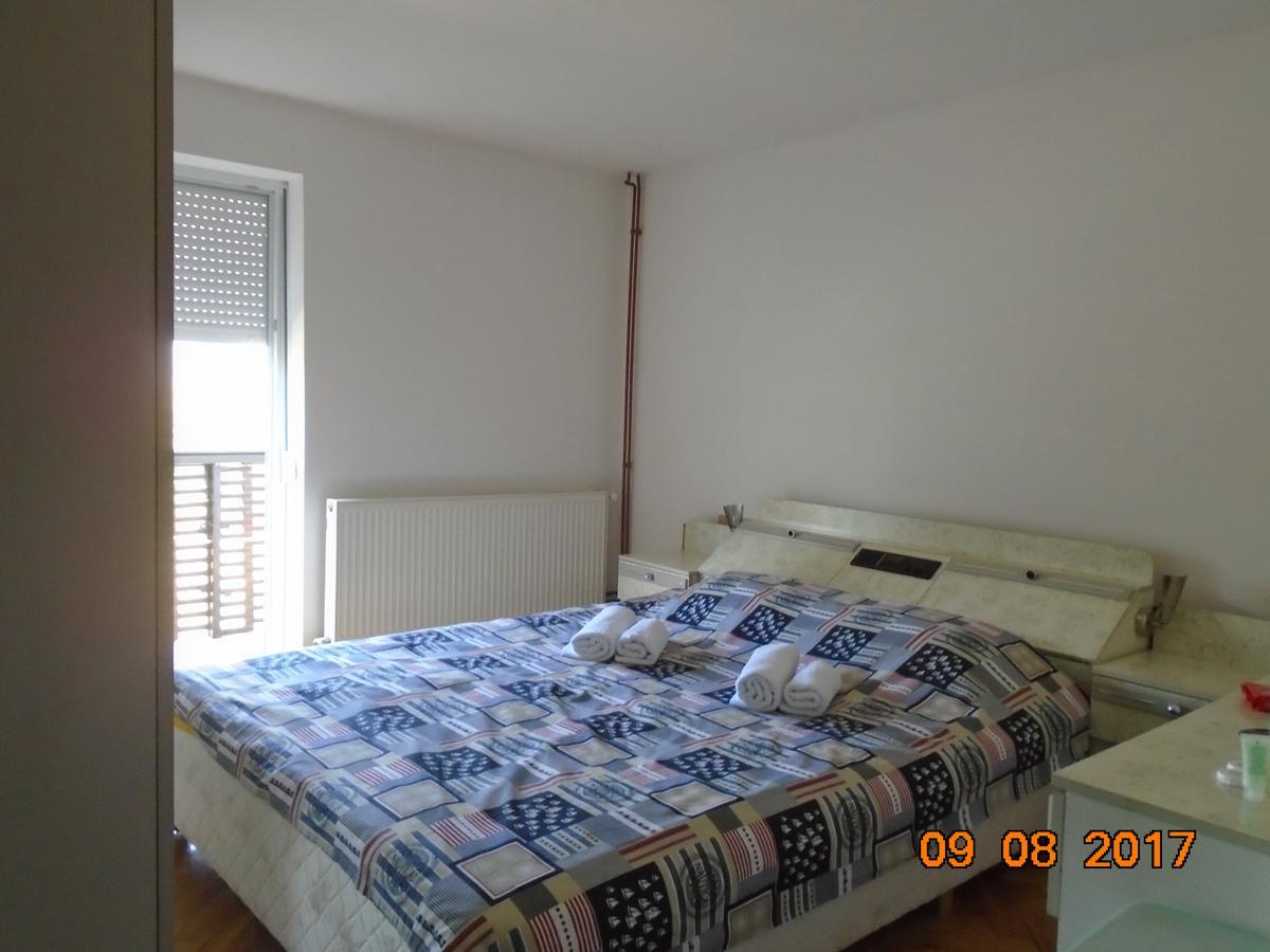 Guesthouse Kuzmanovic Guča Exteriör bild