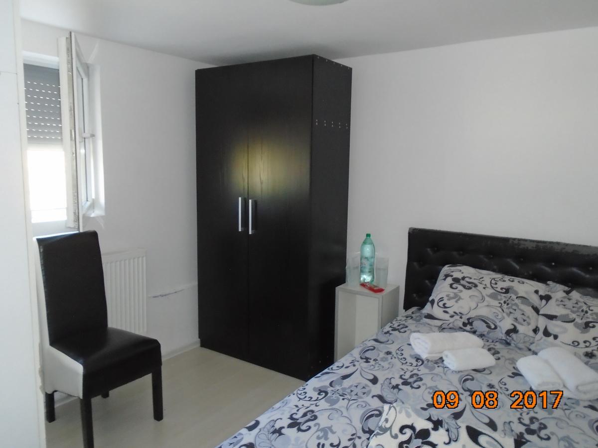 Guesthouse Kuzmanovic Guča Exteriör bild
