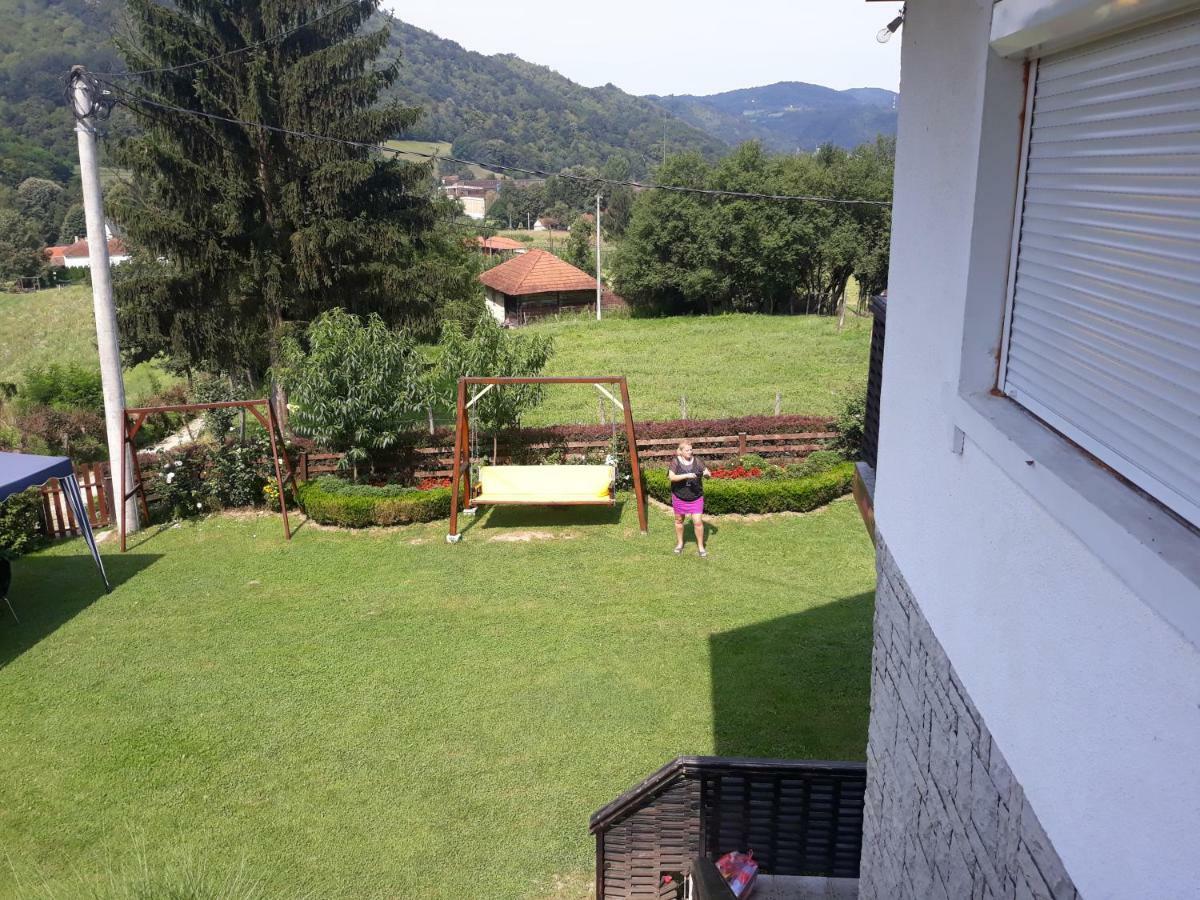 Guesthouse Kuzmanovic Guča Exteriör bild