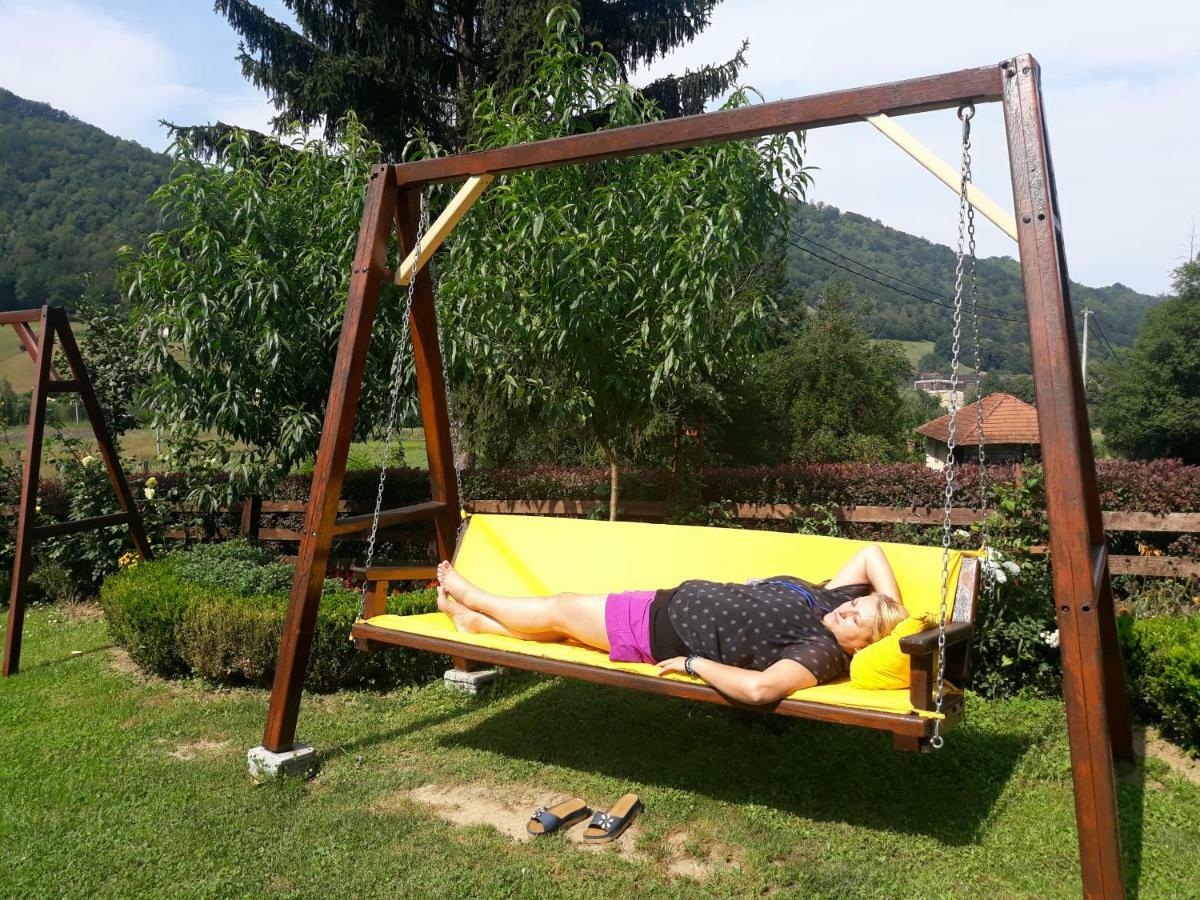 Guesthouse Kuzmanovic Guča Exteriör bild