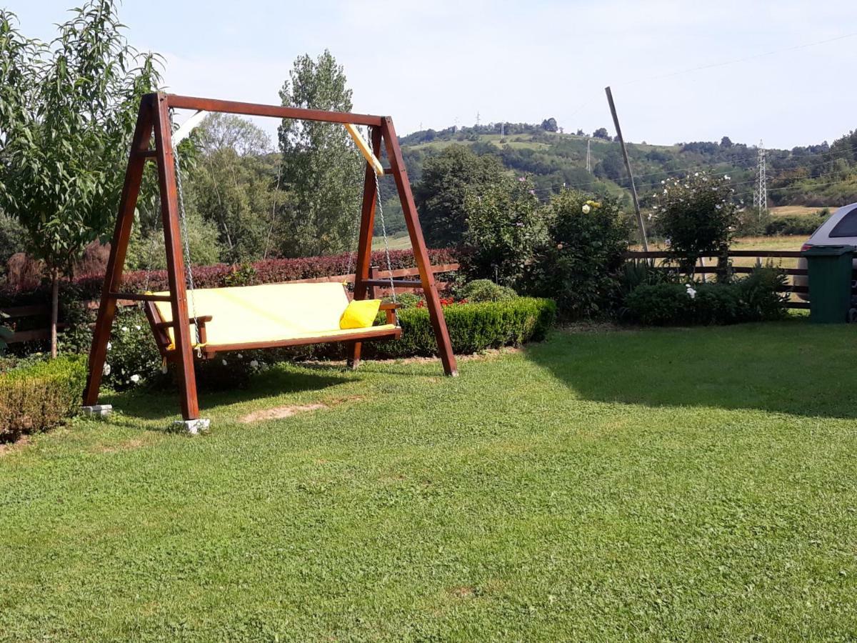 Guesthouse Kuzmanovic Guča Exteriör bild
